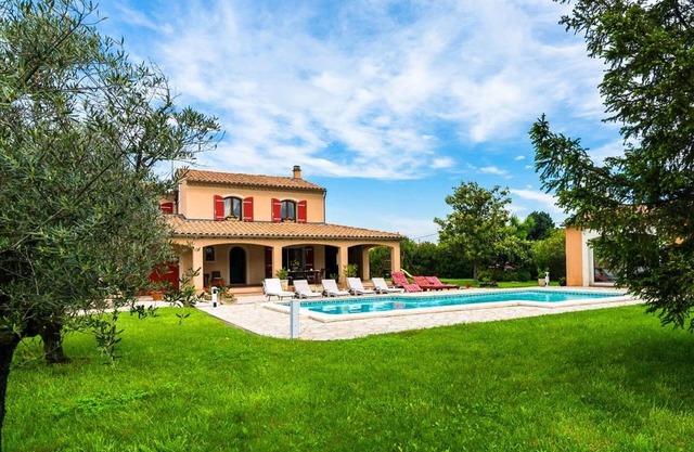 Villa privada con piscina, aire acondicionado, jardín, Wi-Fi, ping-pong y futbolín