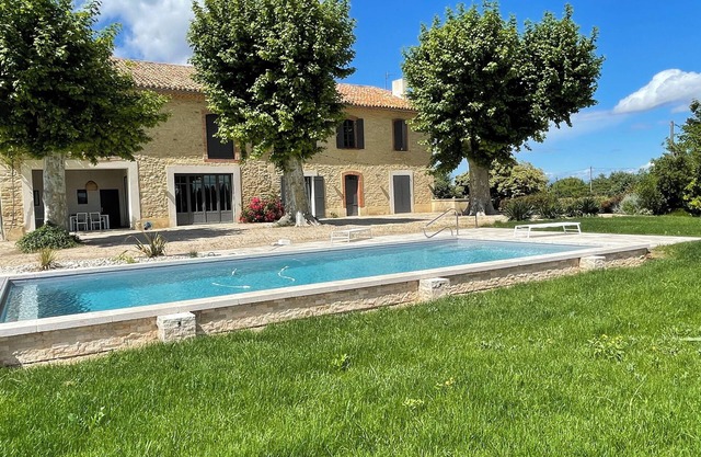 Provencal building with swimming pool 10-12 beds - air conditioning with panoramic view