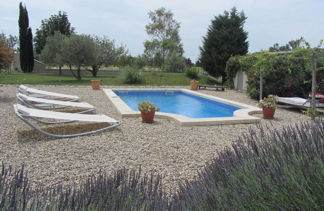 casa de campo provenzal en un entorno excepcional con piscina climatizada