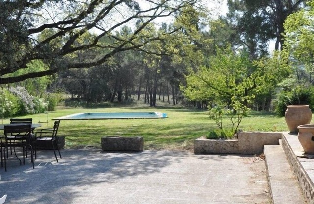 Casa de campo provenzal en medio de 14 Ha de bosque - piscina de 7x14m - Jasdemathurin. com