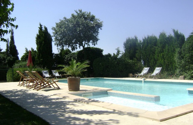 CASA PROVENZAL CON PISCINA 6/8 PERSONAS IDEAL AMIGOS DE VACACIONES / FAMILIA