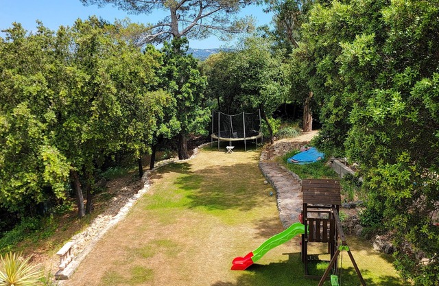 Provencal house 180m2 for 10p (5 bedrooms, 3 bathrooms)