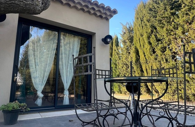Provencal house near the lake