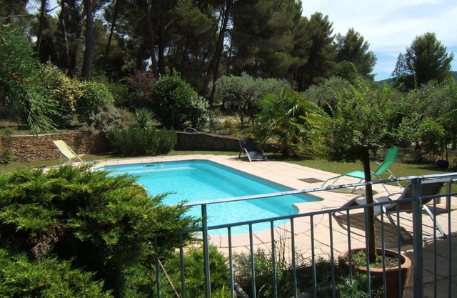 Villa provenzal de 200 m2 con gran jardín y piscina en AIX EN PROVENCE