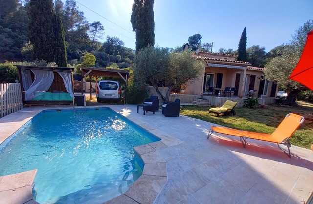 Provencal villa with swimming pool, fully air-conditioned