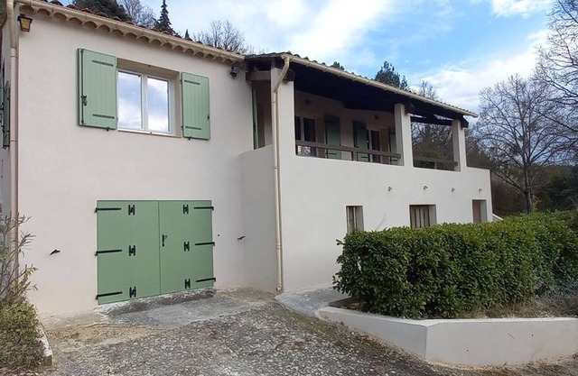 Villa provenzal con jardín y aparcamiento para 4 personas cerca del centro de Riez