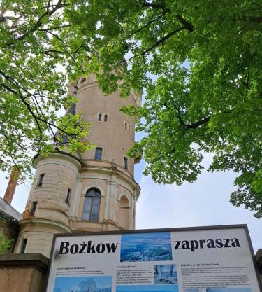 Przy pałacu