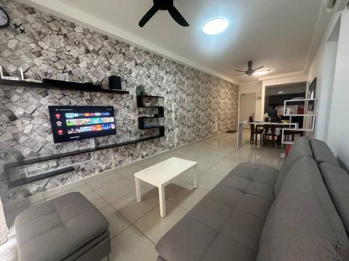 Puchong Condo Free WiFi & Netflix