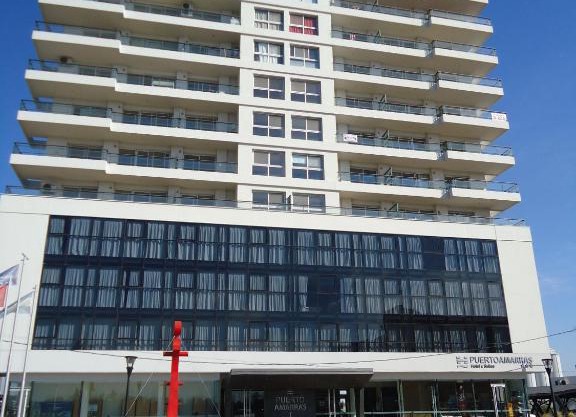 Puerto Amarras Hotel & Suites