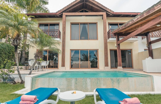 Puerto Bahia Villa w/ Pool and Brkfst included