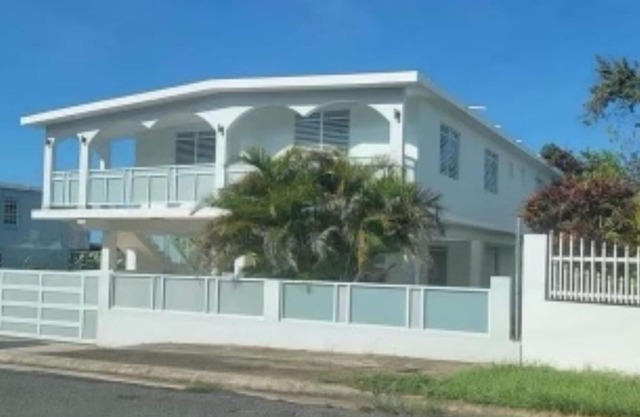 Puerto Rico Paradise. Ac and WiFi. This home was designed with comfort in mind.
