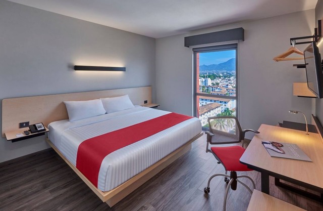 Puerto Vallarta Hotel Zone Stay – Marina, Beach, Dining & Shopping All Nearby