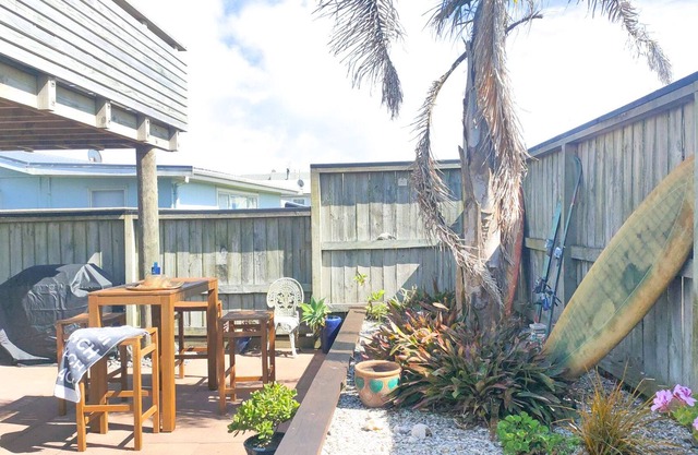 Pukehina "Beach Rest" - a great base for exploring - sleeps 6