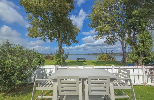 Pukehina Estuary Essence Studio