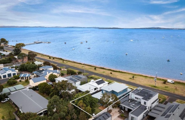 Pukeko Beach House