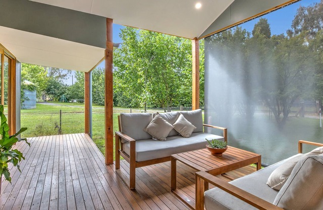 Punkah Cottage: 3 BR, 1 BA Cottage in Porepunkah, Sleeps 6