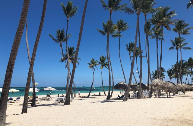 PUNTA CANA Paradise Studios BEACH POOL