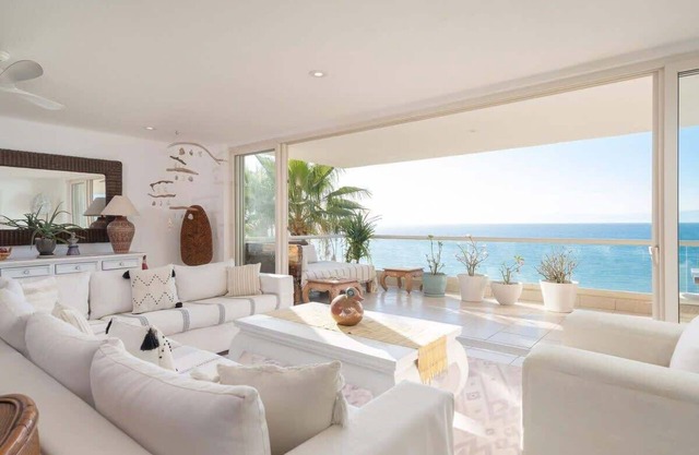Oceanfront Luxury-Stunning Views &ConciergeService