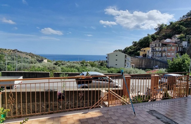 Apartamento "Pupo" con terraza con vistas al mar