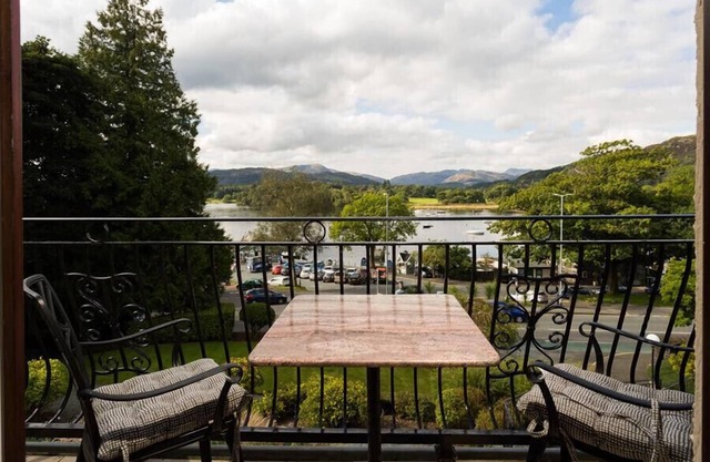 PURE GRACE, family friendly, with a garden in Ambleside
