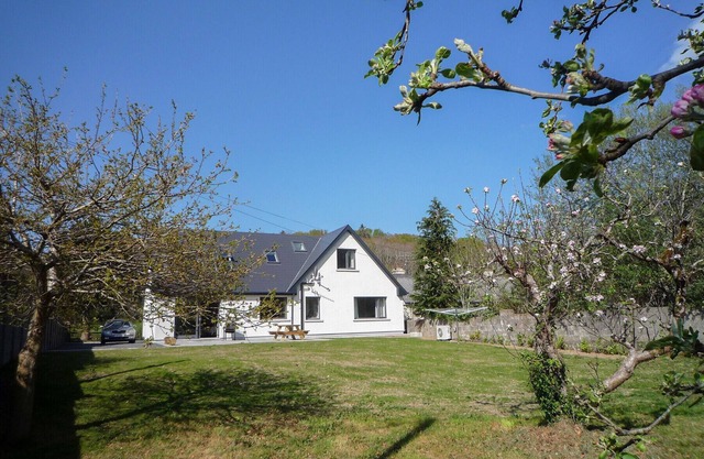 Purple Mountain Holiday Home