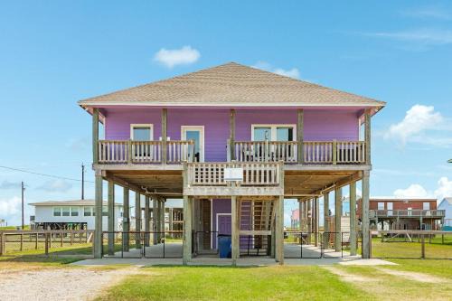Purple Paradise Beachy Fun Bay Beach Views