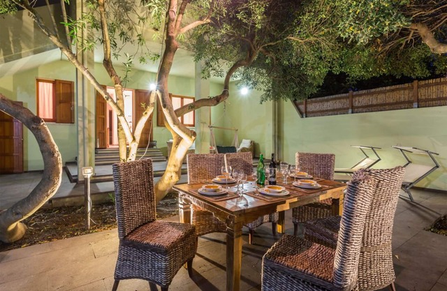 Putzu Idu a 10 metros de la playa con 4 habitaciones y jardín para 10 personas. wifi