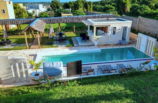 PV 18 at Pazuri Holidays