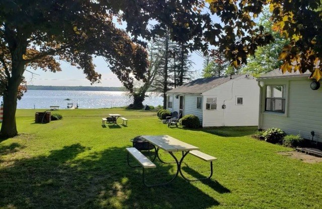 Pymatuning Lakefront Cottage 2 with Dock Slip