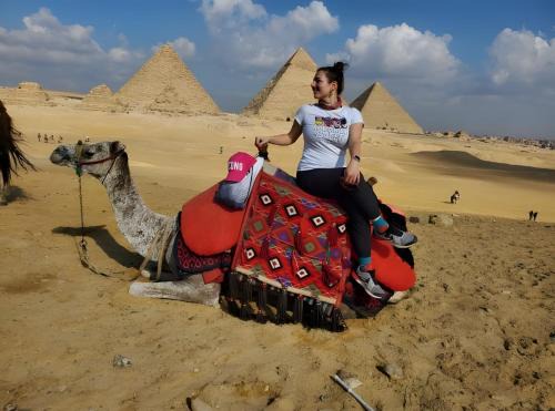 Pyramids desret view inn