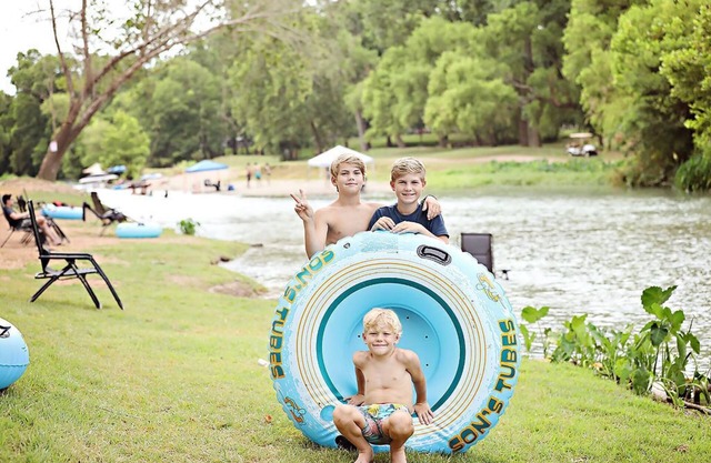 #Q Son's Blue River Camp - Glamping Cabin w/ 2 Queen Beds