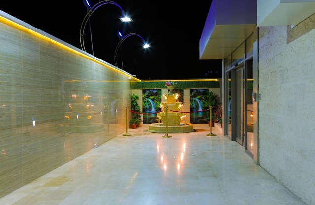 Qaser AlSultan Hotel Suites
