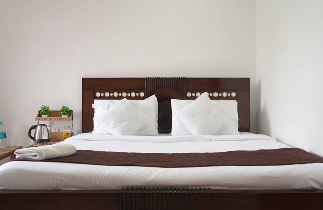 Qotel Hotel Peeragarhi