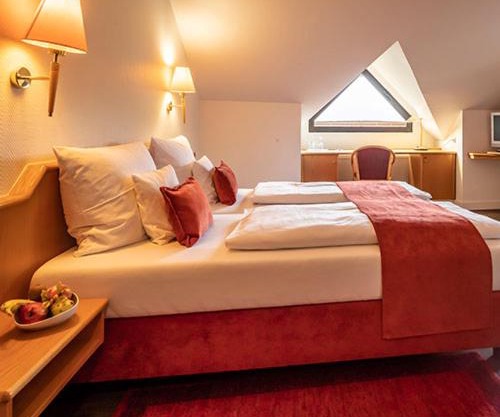 Qr Hotel