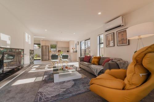 Quadrilogy Retreat - Modern Elegance in Mohua