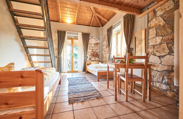 Quadruple Room - Hostel Elisson