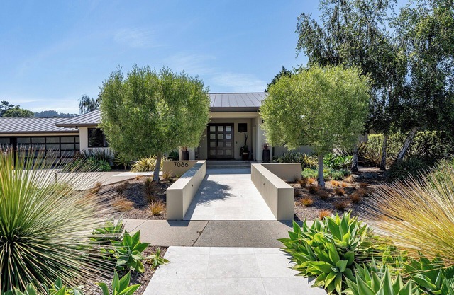 Quail House - Contemporary Comfort in Quail Lodge