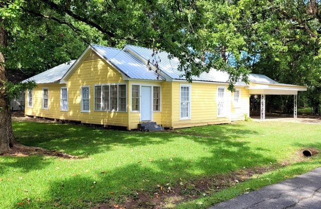Quaint 3BR Home in a Quiet Neighborhood
