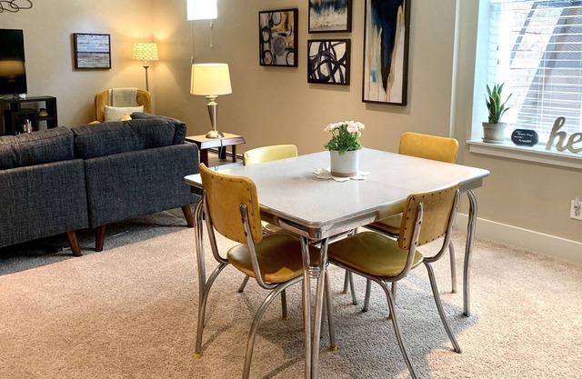 Quaint and Cozy Guest Suite Near Old Town and CSU!