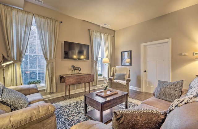 Quaint Apartment in Historic Georgetown!
