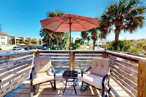 Quaint Beach View St Aug Home - Lasolas