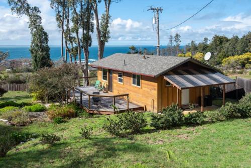 Quaint Cottage for 2 With Ocean Views