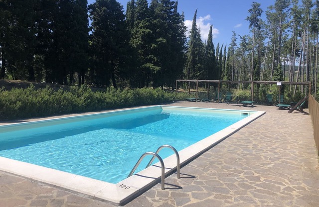 Cabaña en Anghiari con piscina y senderos