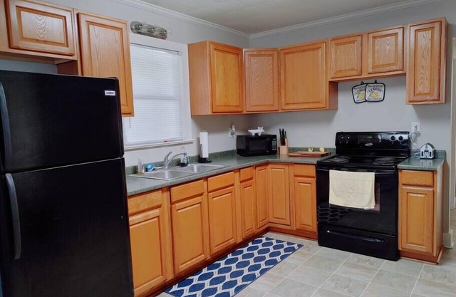 Quiet Country Home nestled 5 minutes from town