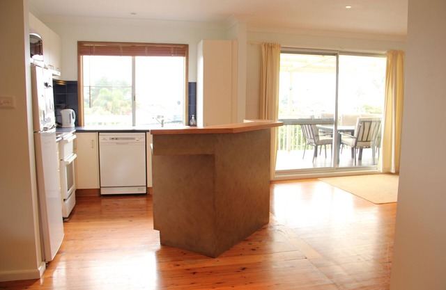 Quaint Family Beach Bungalow great location
