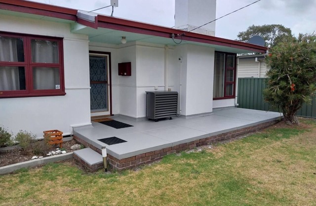 Quaint Family Home in Walpole with sleep-out