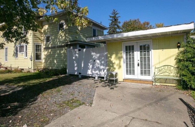 Quaint Guest House with walkable locale! · Quaint Guest House with walkable locale!