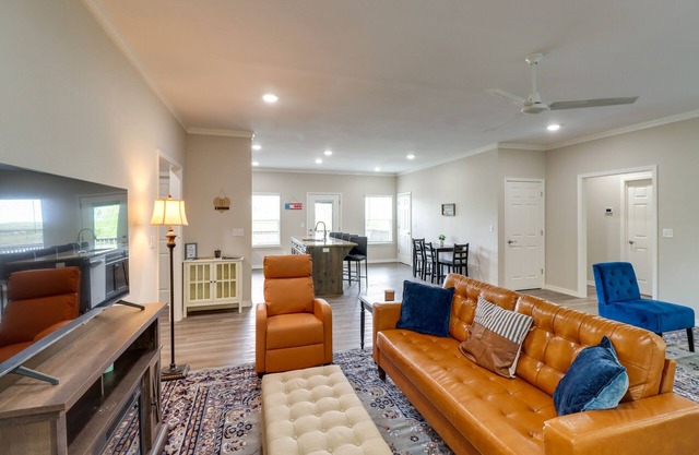 Quaint Harrison Home 2 Mi to Downtown!
