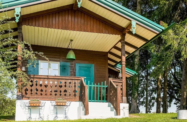 Idílica casa vacacional con chimenea y terraza