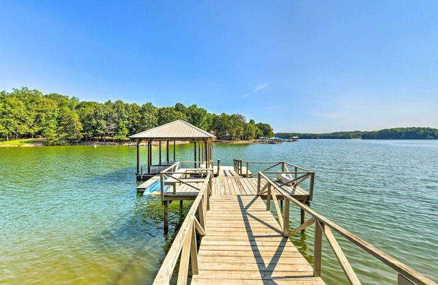 Quaint Lake Norman Home w/ Boat Dock + Grill!